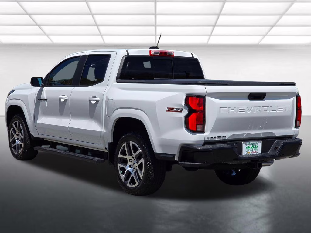 2023 Summit White Chevrolet Colorado Z71 4X4 Truck
