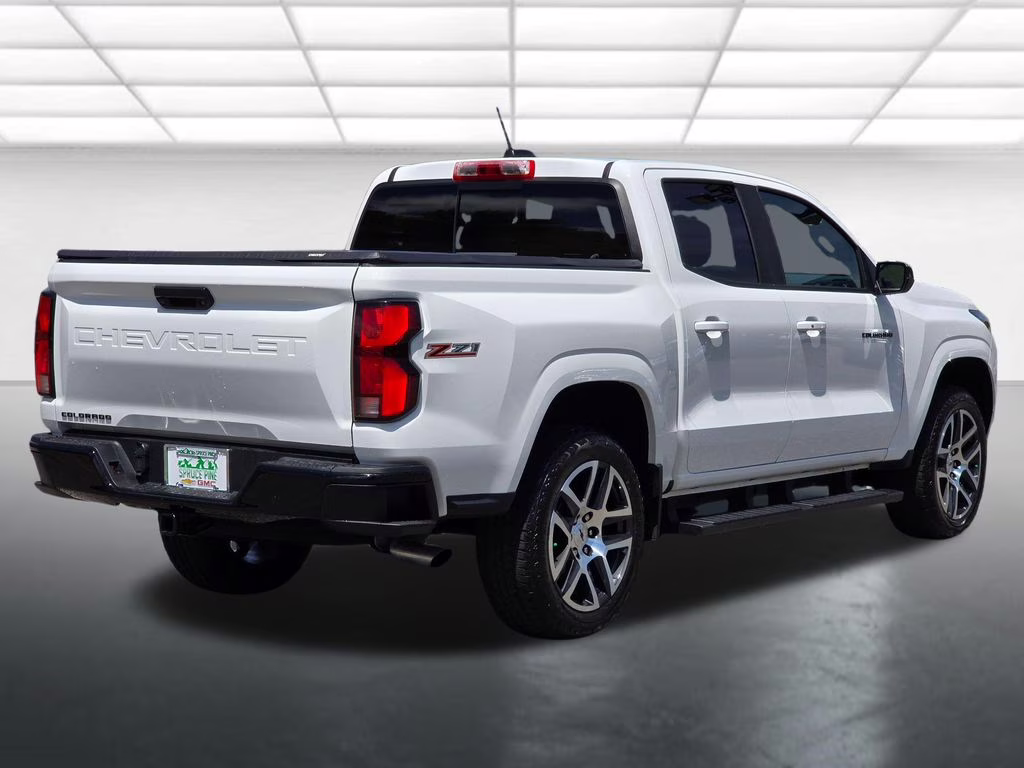 2023 Summit White Chevrolet Colorado Z71 4X4 Truck