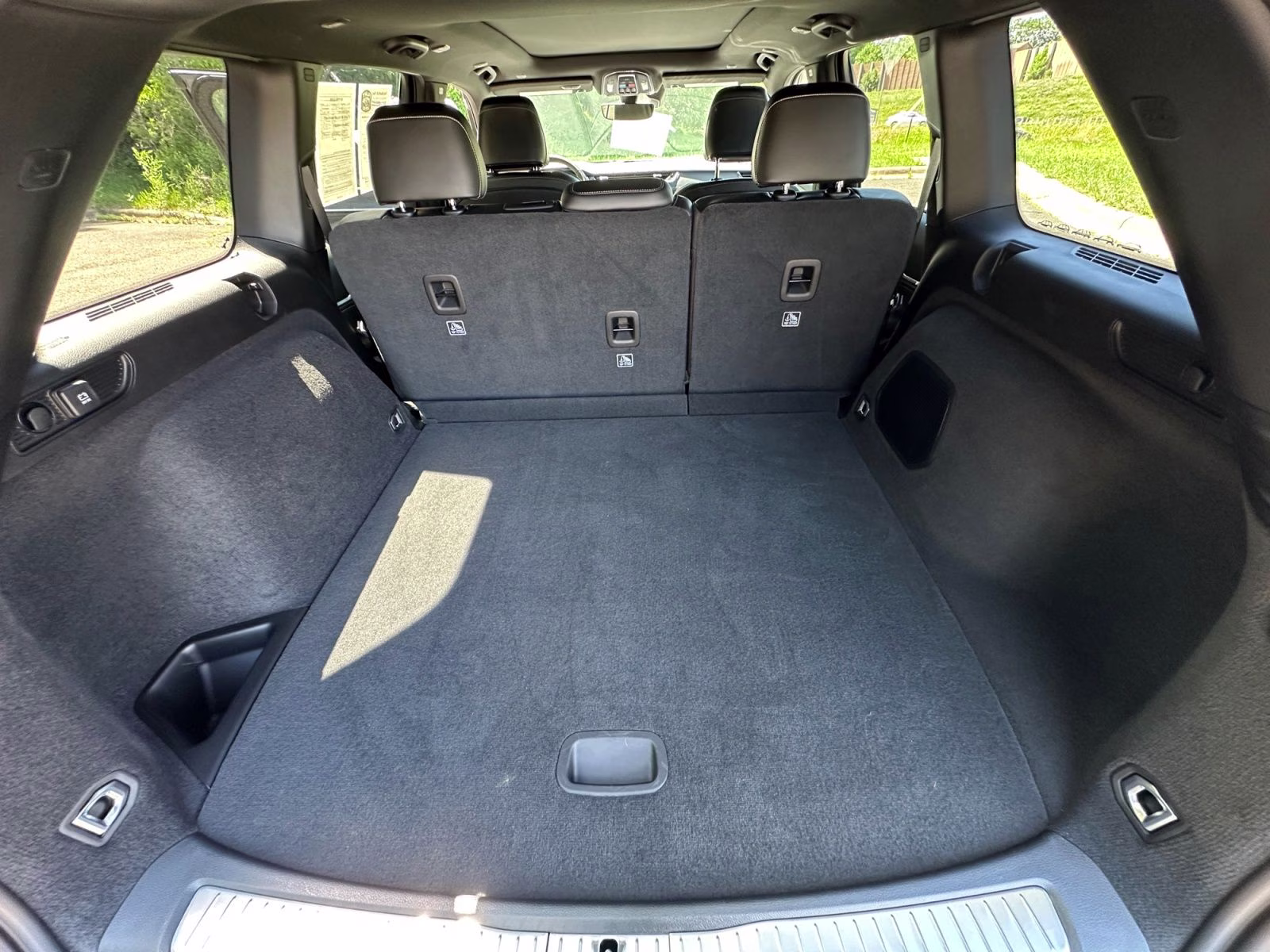 2025 Baltic Gray Metallic Clearcoat Jeep Grand Cherokee Overland 4X4 SUV