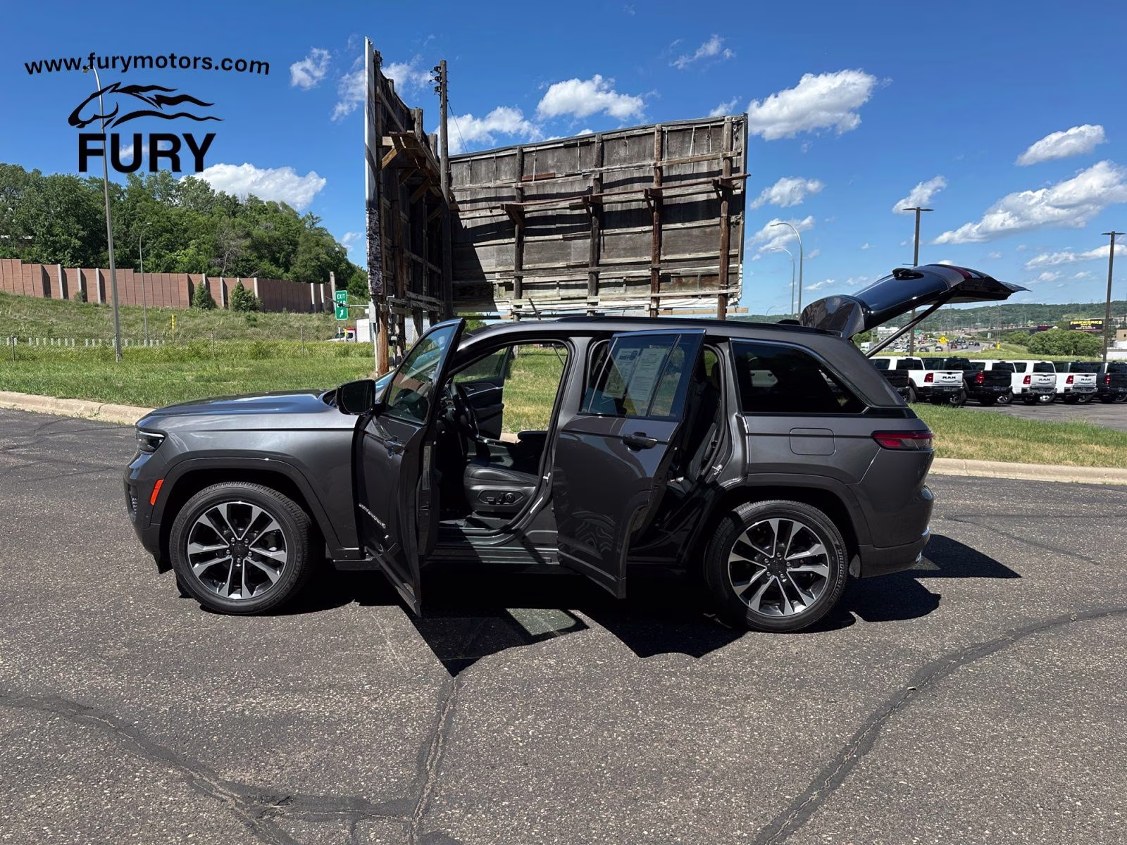 2025 Baltic Gray Metallic Clearcoat Jeep Grand Cherokee Overland 4X4 SUV