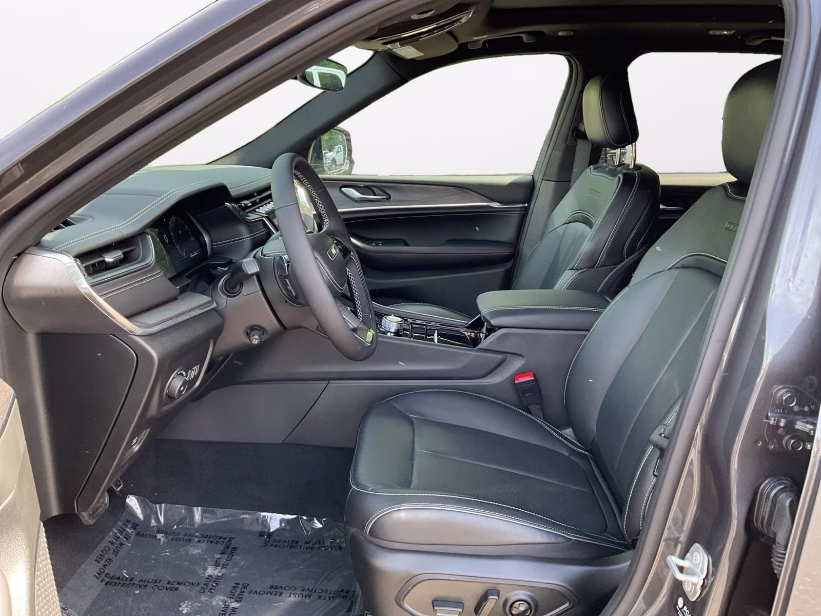 2025 Baltic Gray Metallic Clearcoat Jeep Grand Cherokee Overland 4X4 SUV