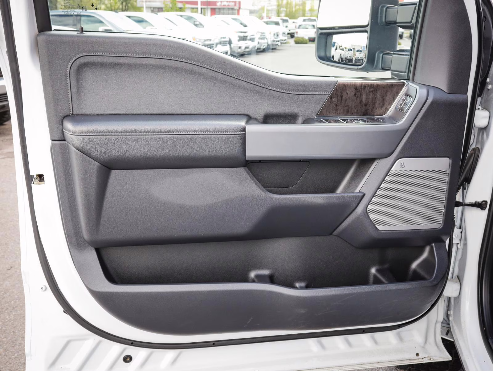 2023 Agate Black Metallic Ford Super Duty F-350 SRW LARIAT 4X4 Truck