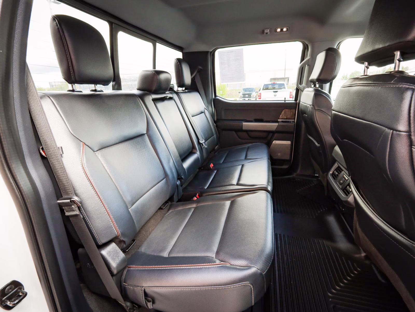 2023 Agate Black Metallic Ford Super Duty F-350 SRW LARIAT 4X4 Truck