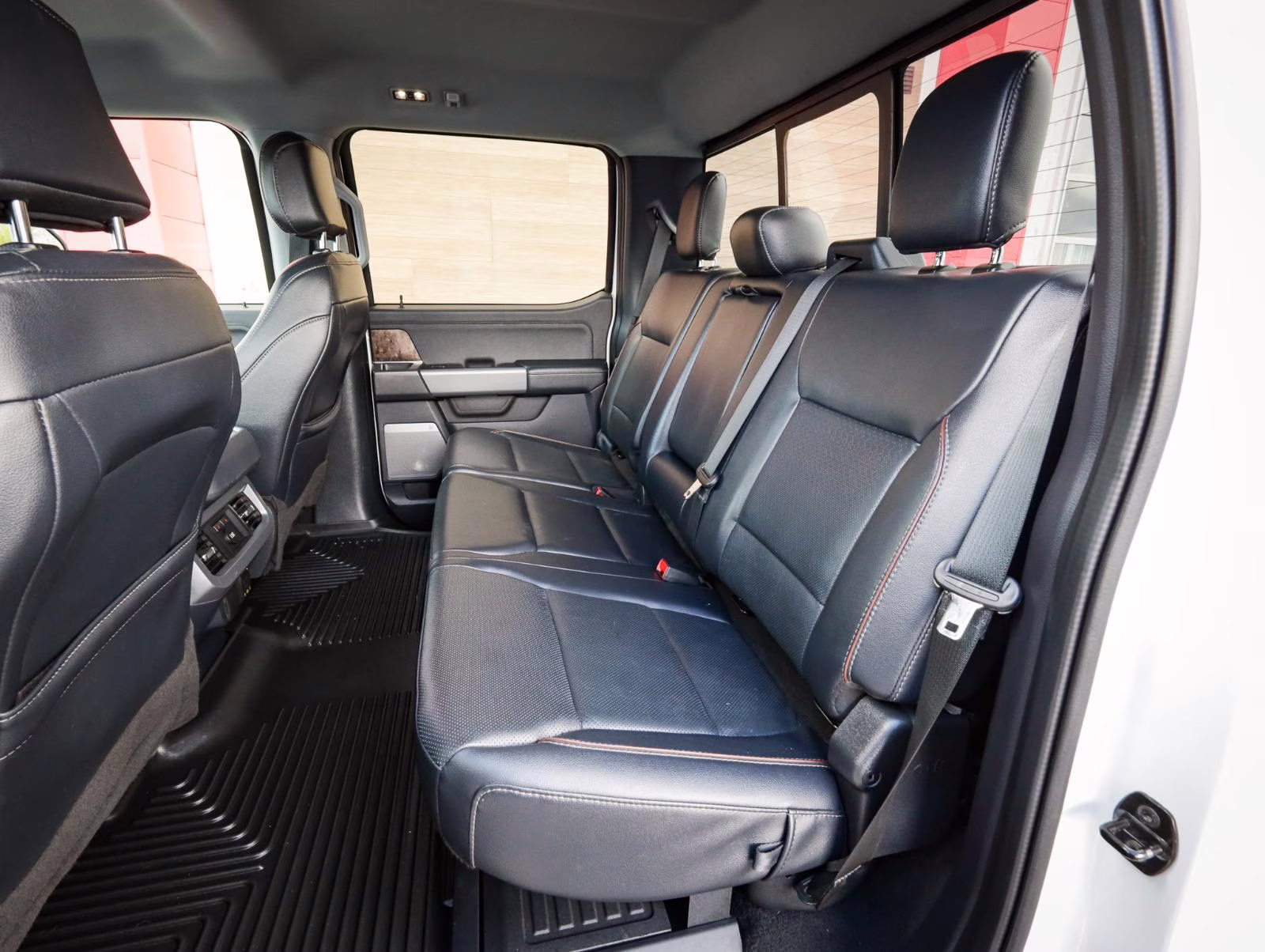 2023 Agate Black Metallic Ford Super Duty F-350 SRW LARIAT 4X4 Truck