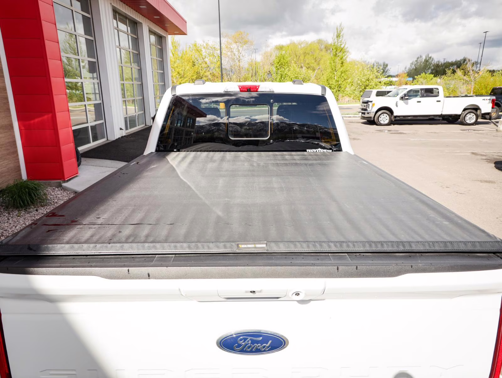 2023 Agate Black Metallic Ford Super Duty F-350 SRW LARIAT 4X4 Truck