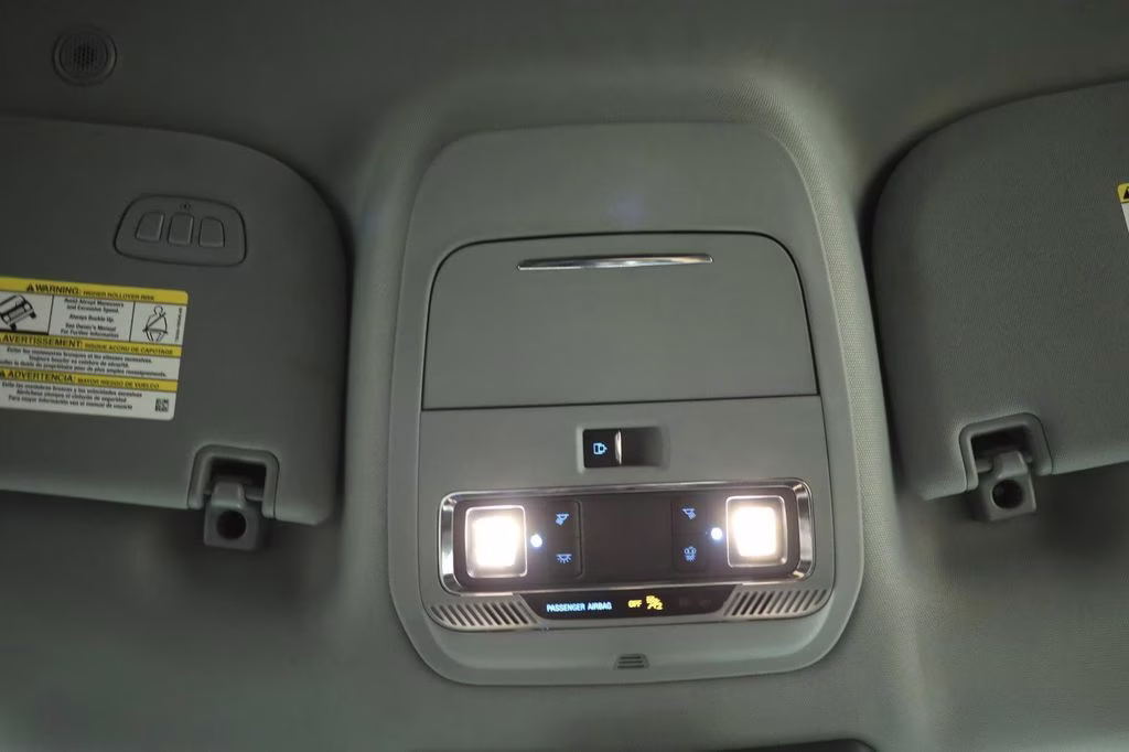 2023 Oxford White Ford Super Duty F-350 SRW Lariat 4X4 Truck