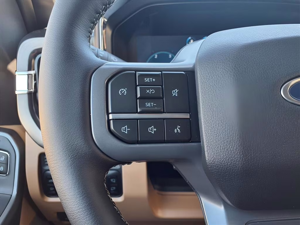 2026 Oxford White Ford Super Duty F-250 SRW Lariat RWD Truck