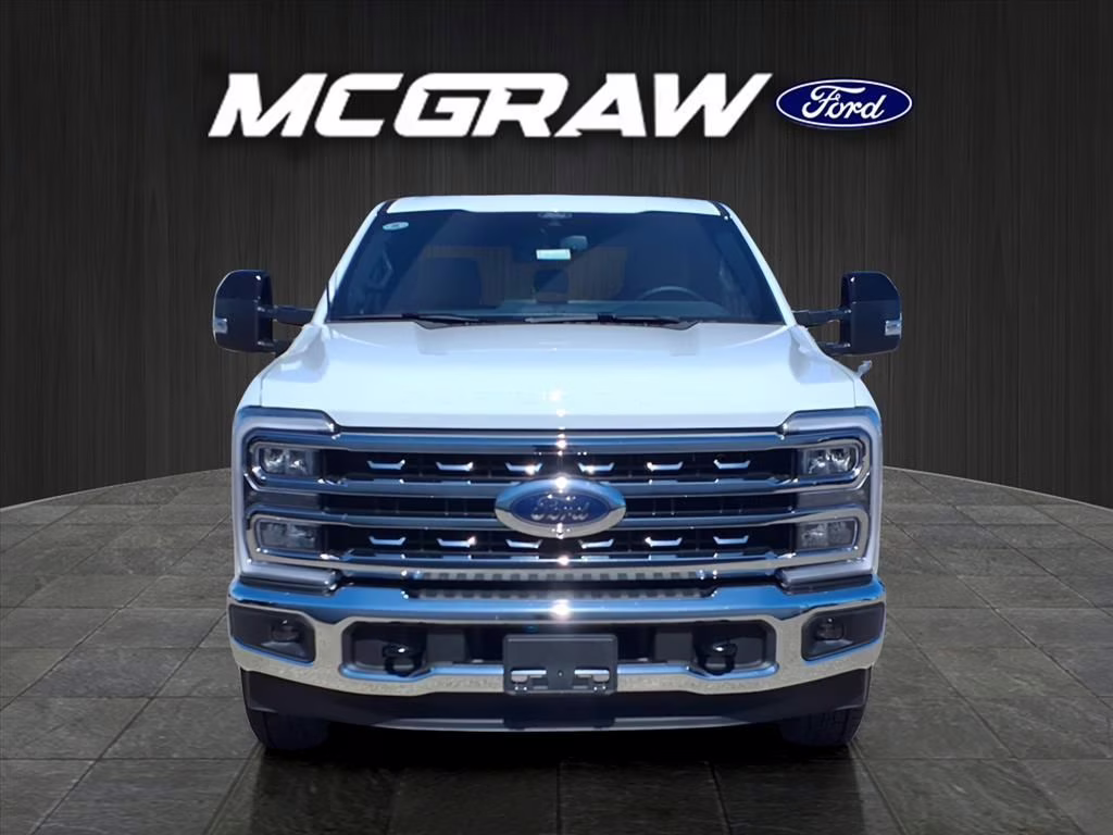2026 Oxford White Ford Super Duty F-250 SRW Lariat RWD Truck