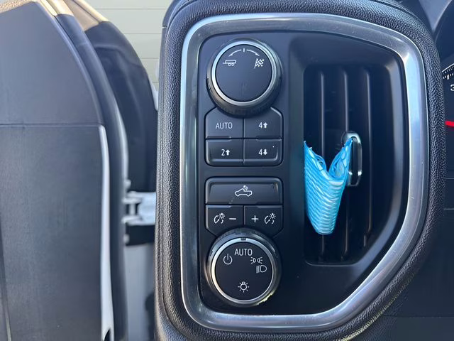 2019 Summit White Chevrolet Silverado 1500 LT 4X4 Truck