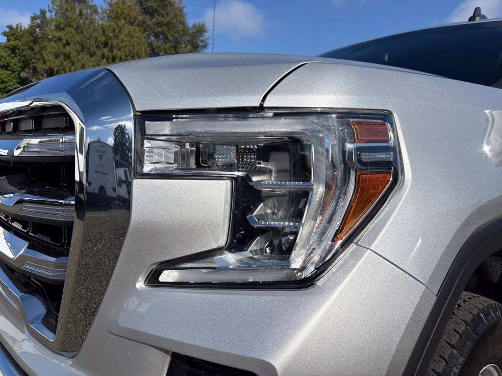 2021 Silver GMC Sierra 1500 SLE 4X4 Truck