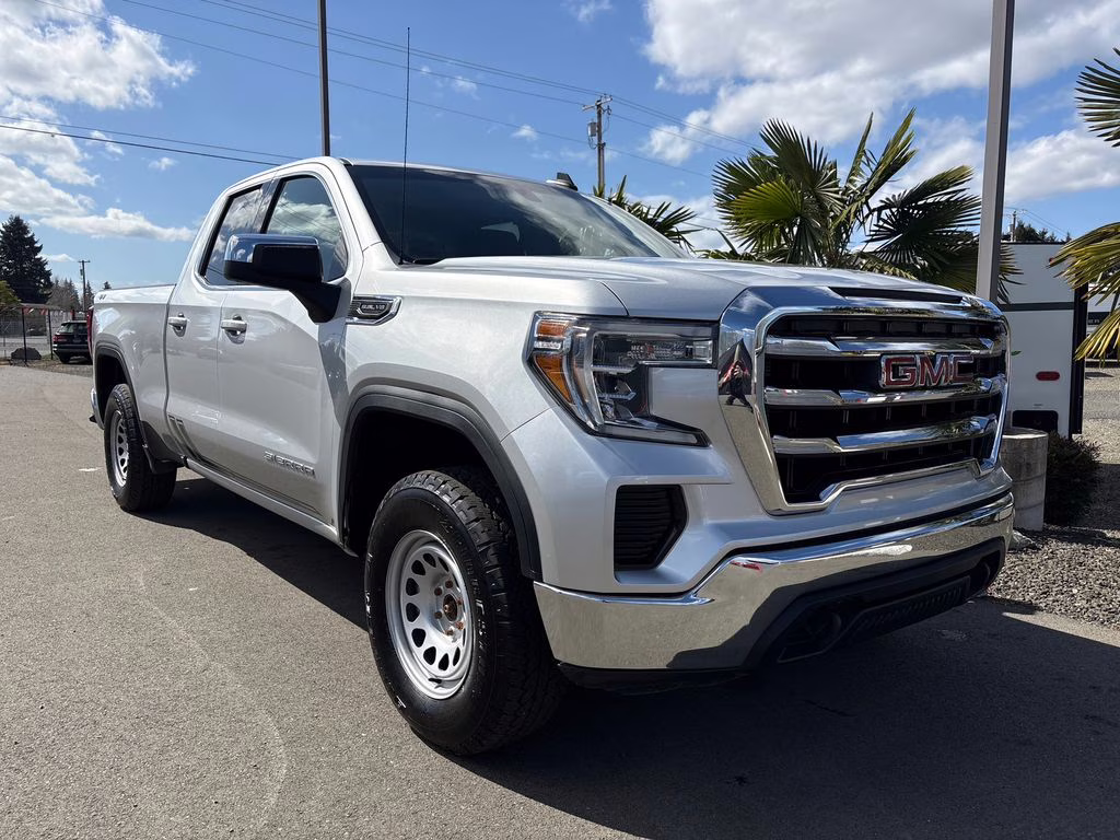 2021 Silver GMC Sierra 1500 SLE 4X4 Truck