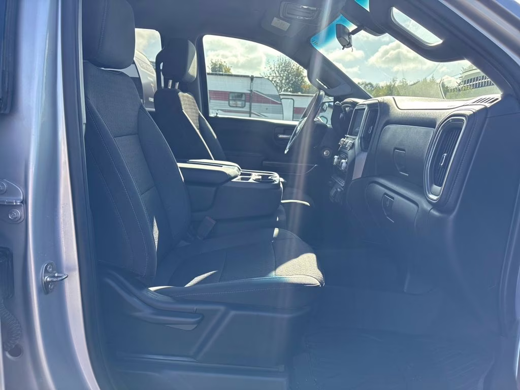 2021 Silver GMC Sierra 1500 SLE 4X4 Truck