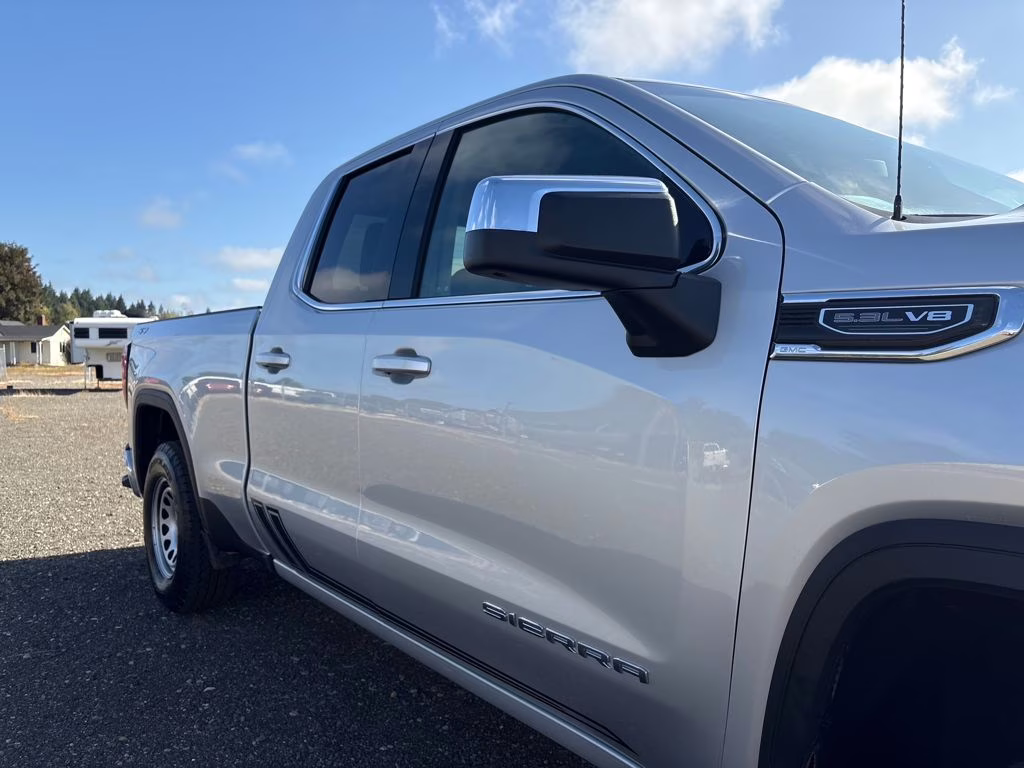 2021 Silver GMC Sierra 1500 SLE 4X4 Truck