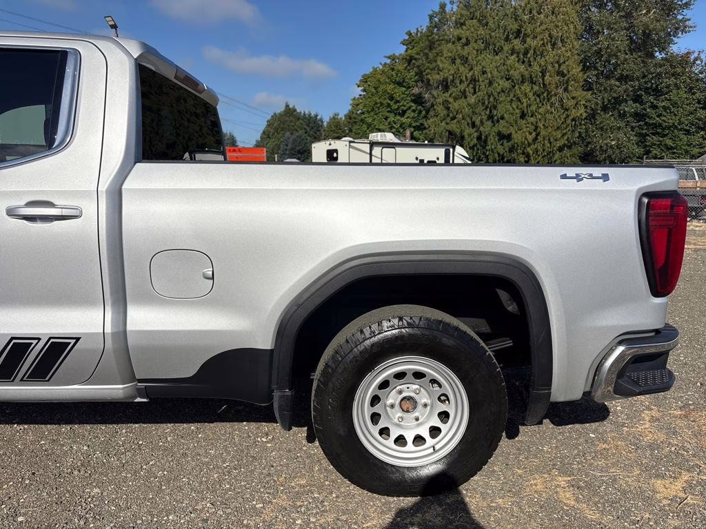 2021 Silver GMC Sierra 1500 SLE 4X4 Truck