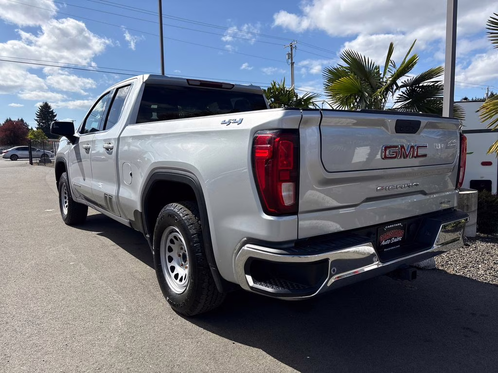 2021 Silver GMC Sierra 1500 SLE 4X4 Truck
