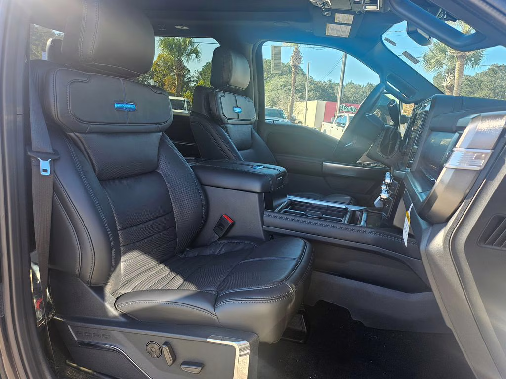 2026 Agate Black Metallic Ford Super Duty F-350 SRW Platinum 4X4 Truck