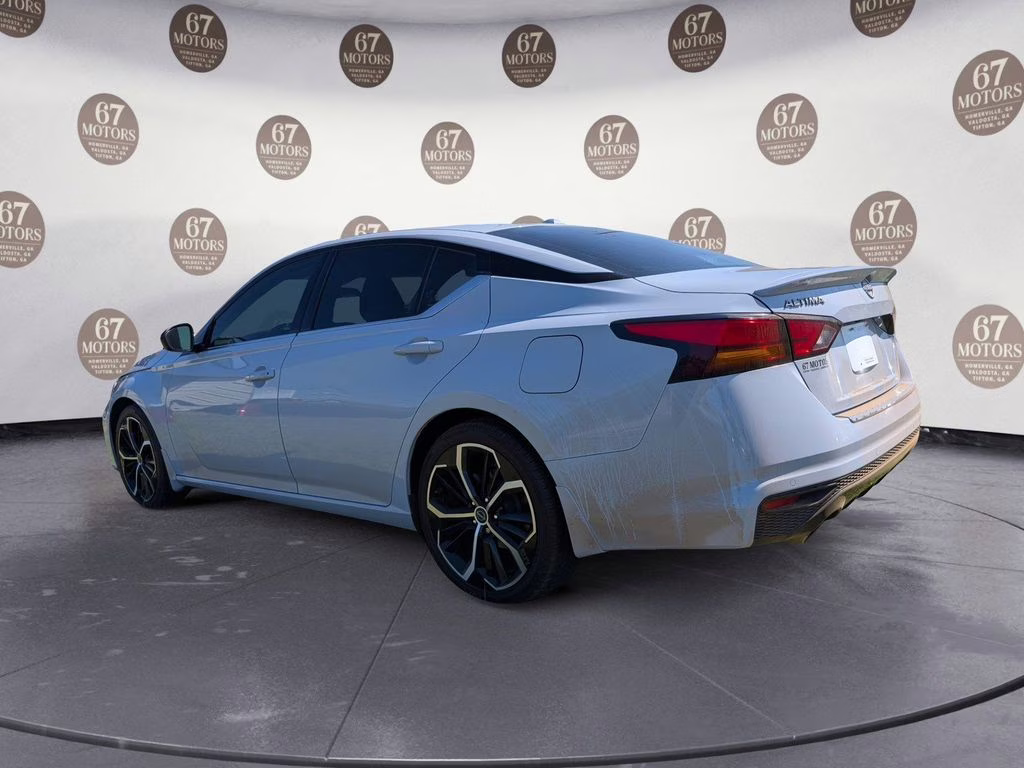 2023 Gray Sky Pearl Nissan Altima 2.5 SR FWD Sedan