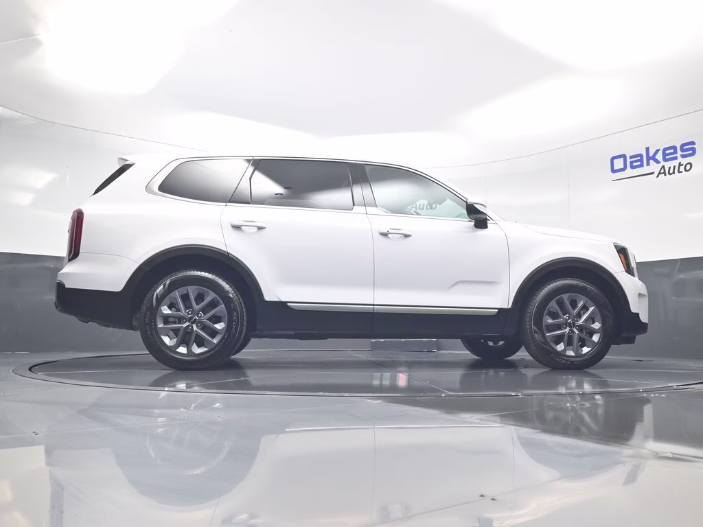 2025 Glacial White Pearl Kia Telluride LX FWD SUV