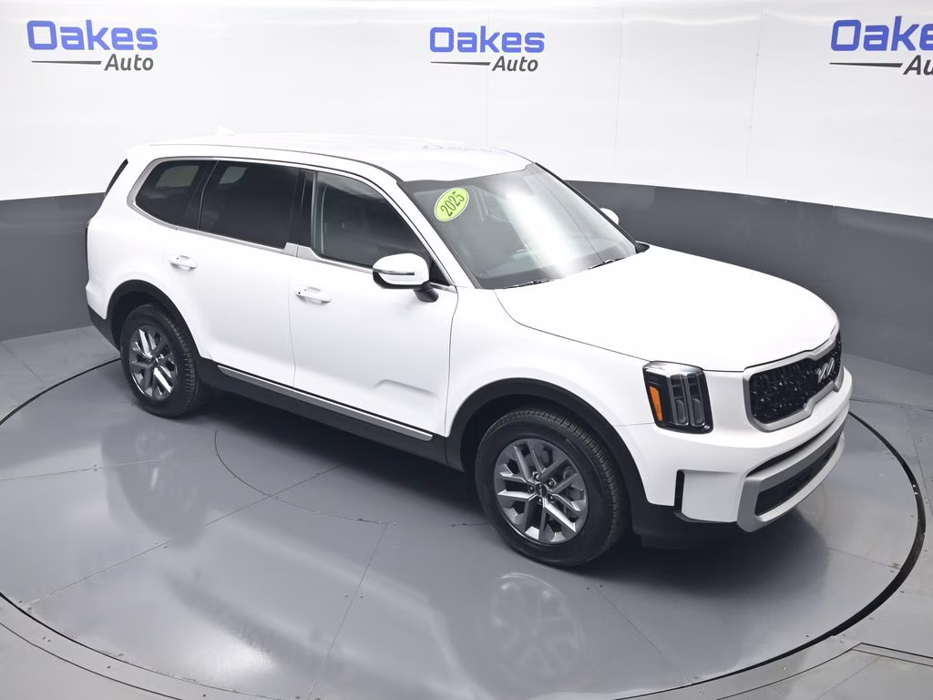 2025 Glacial White Pearl Kia Telluride LX FWD SUV