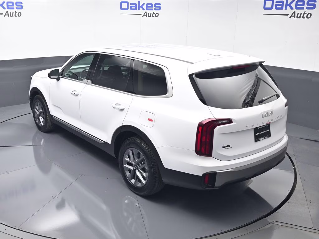 2025 Glacial White Pearl Kia Telluride LX FWD SUV