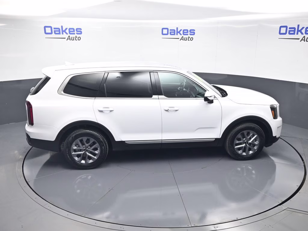 2025 Glacial White Pearl Kia Telluride LX FWD SUV