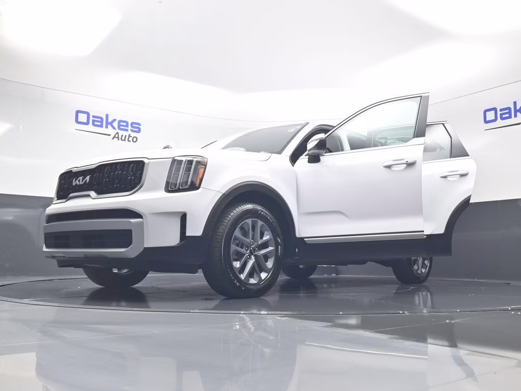 2025 Glacial White Pearl Kia Telluride LX FWD SUV