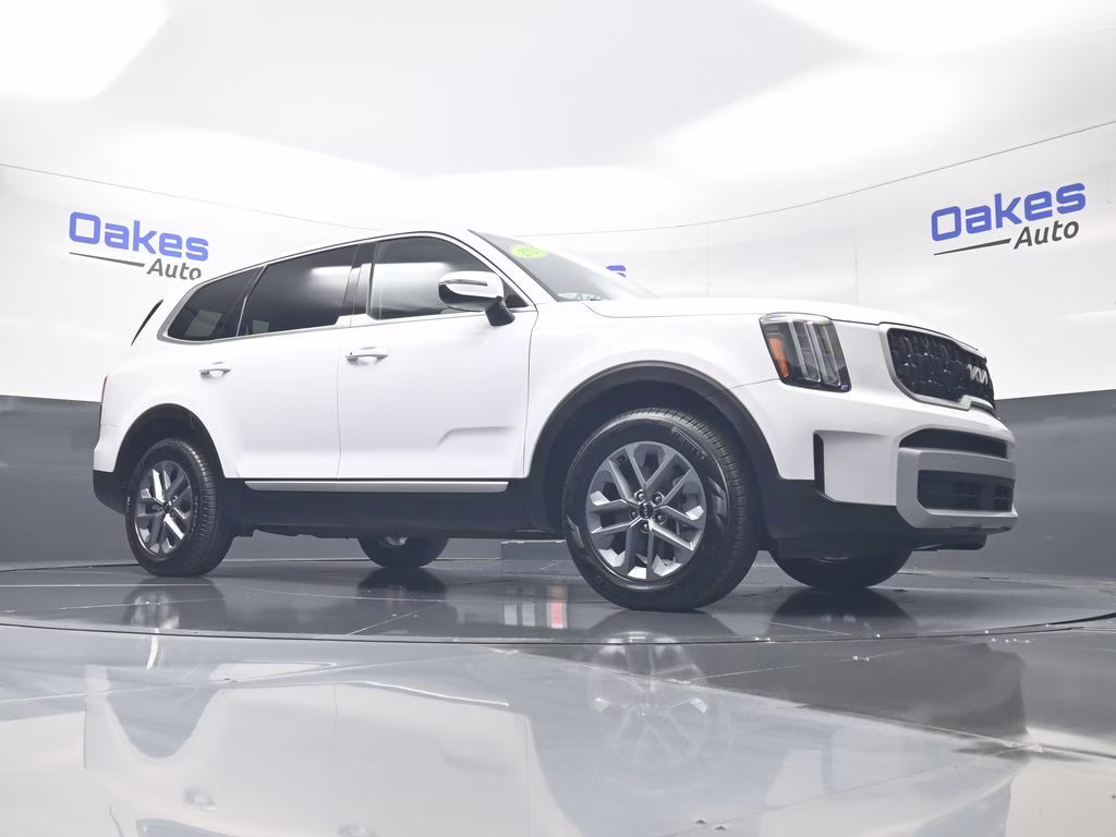 2025 Glacial White Pearl Kia Telluride LX FWD SUV