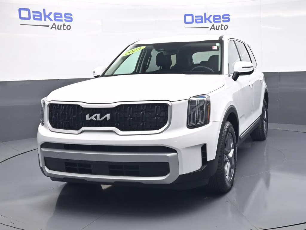 2025 Glacial White Pearl Kia Telluride LX FWD SUV