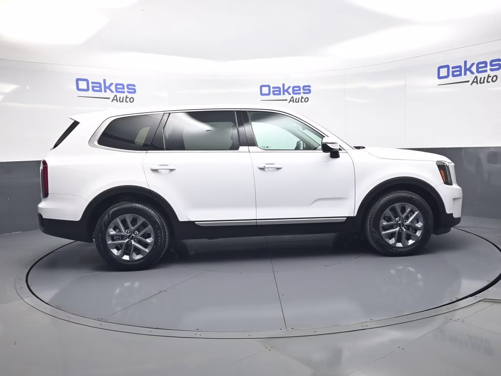 2025 Glacial White Pearl Kia Telluride LX FWD SUV