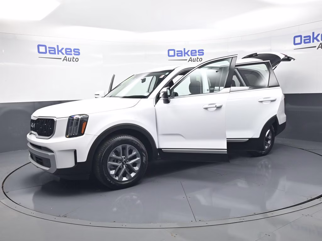 2025 Glacial White Pearl Kia Telluride LX FWD SUV