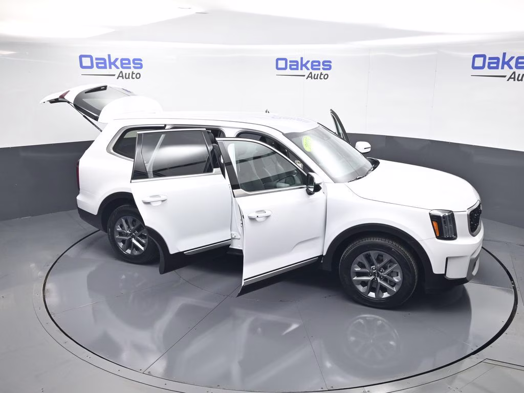 2025 Glacial White Pearl Kia Telluride LX FWD SUV