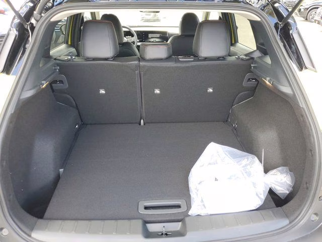 2026 Aspen White Nissan Kicks SR FWD SUV