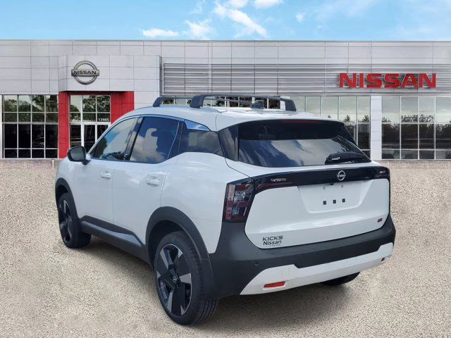 2026 Aspen White Tricoat Nissan Kicks SR FWD SUV