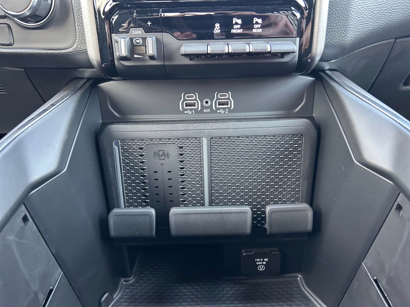 2026 Diamond Black Crystal Pearlcoat Ram 1500 Big Horn/Lone Star 4X4 Truck