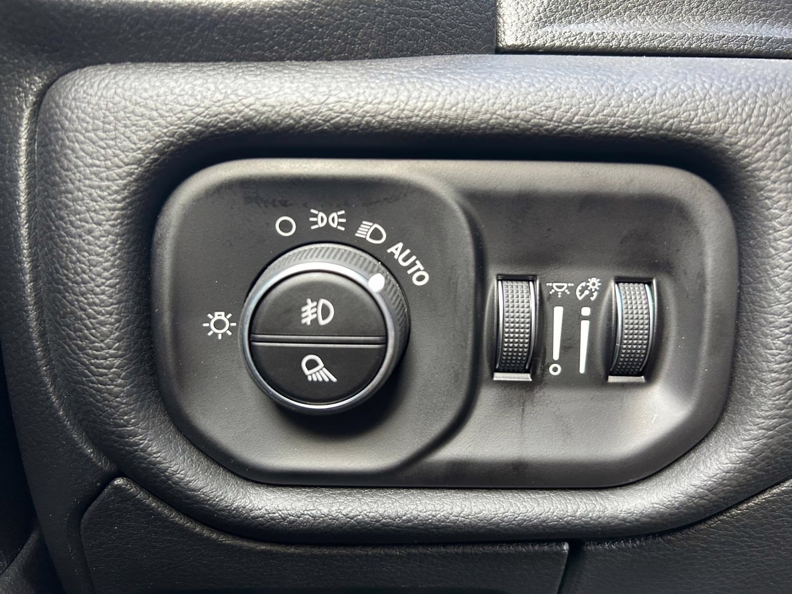 2026 Diamond Black Crystal Pearlcoat Ram 1500 Big Horn/Lone Star 4X4 Truck