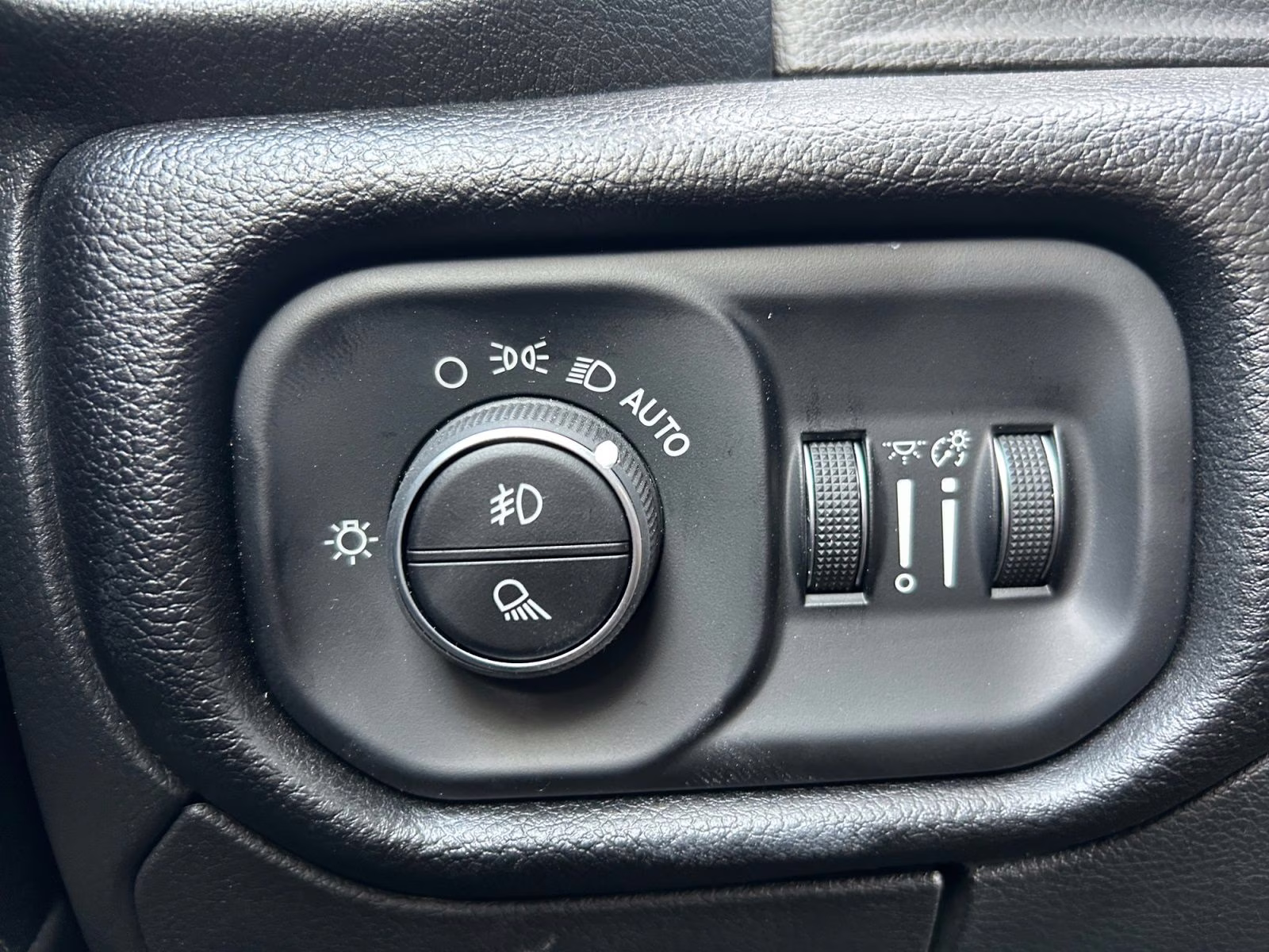 2026 Diamond Black Crystal Pearlcoat Ram 1500 Big Horn/Lone Star 4X4 Truck