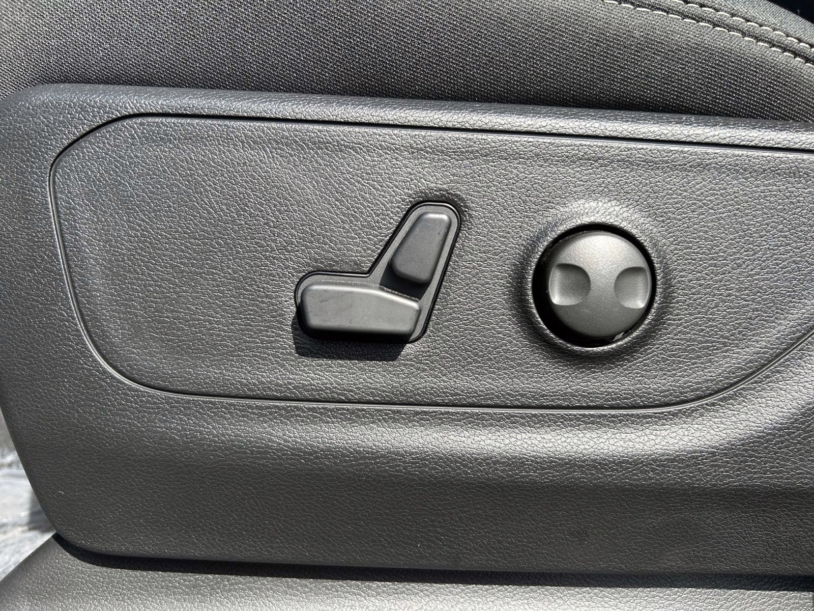 2026 Diamond Black Crystal Pearlcoat Ram 1500 Big Horn/Lone Star 4X4 Truck