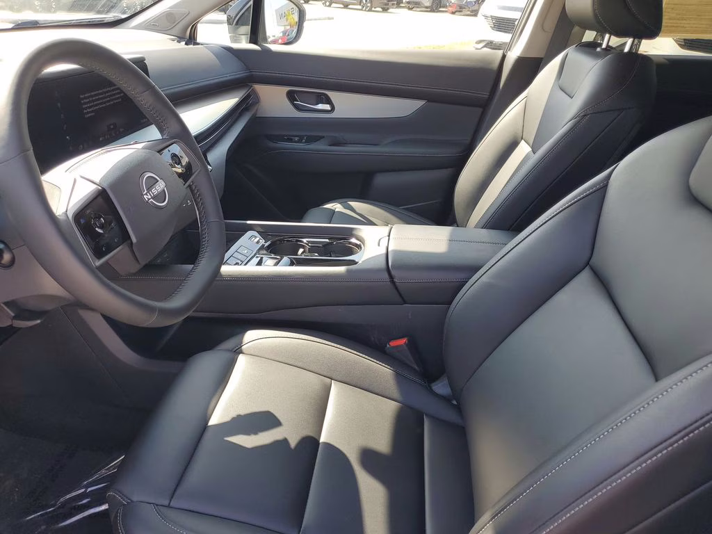 2025 Everest White Pearl Tricoat/Super Black Nissan Murano SL AWD SUV