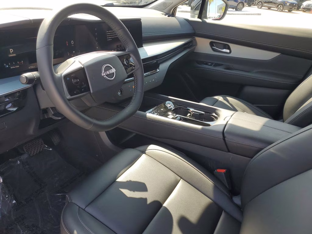 2025 Everest White Pearl Tricoat/Super Black Nissan Murano SL AWD SUV