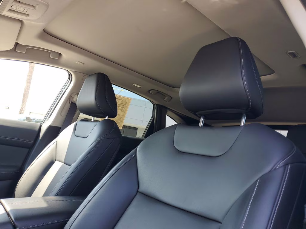 2025 Everest White Pearl Tricoat/Super Black Nissan Murano SL AWD SUV