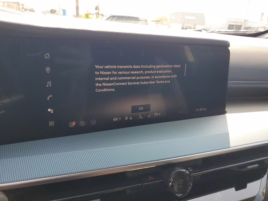 2025 Everest White Pearl Tricoat/Super Black Nissan Murano SL AWD SUV