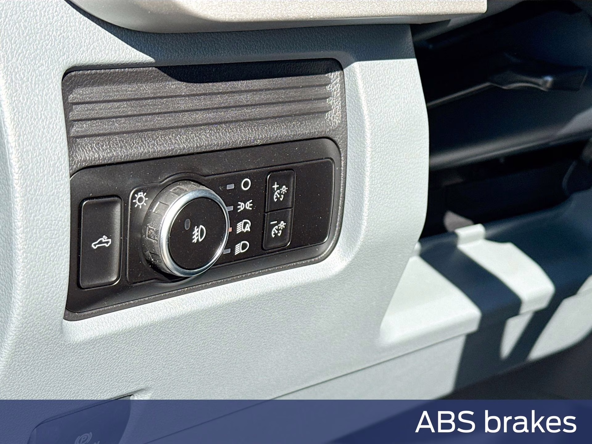 2026 Avalanche Ford Super Duty F-350 SRW XL 4X4 Truck