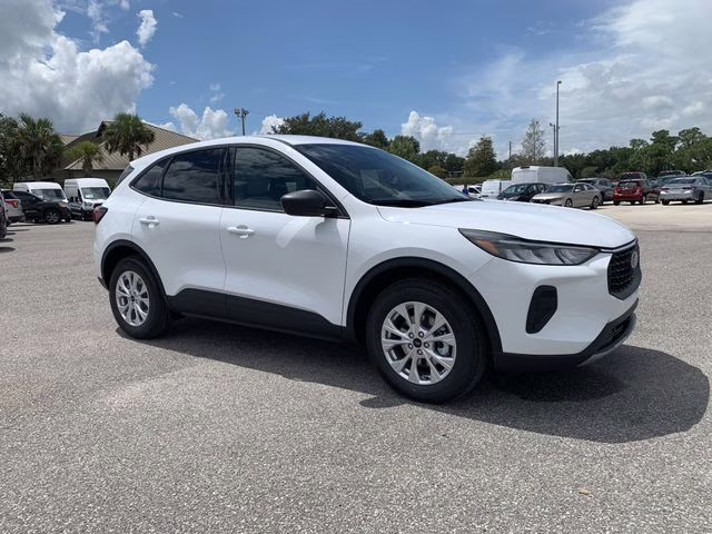 2025 Oxford White Ford Escape Active FWD SUV