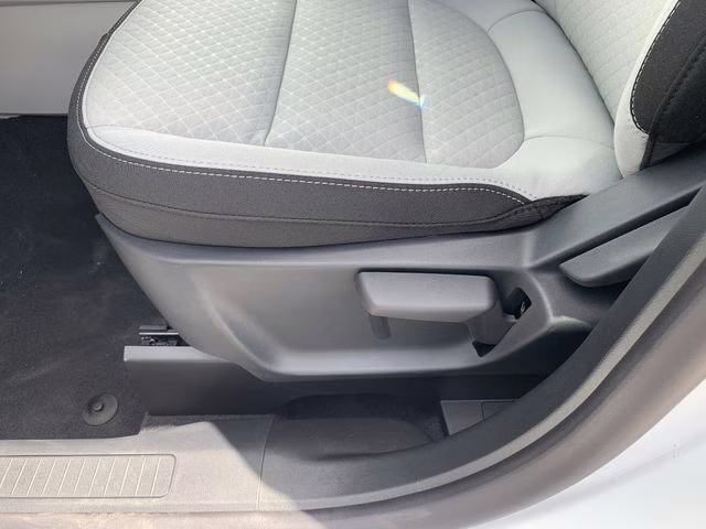 2025 Oxford White Ford Escape Active FWD SUV