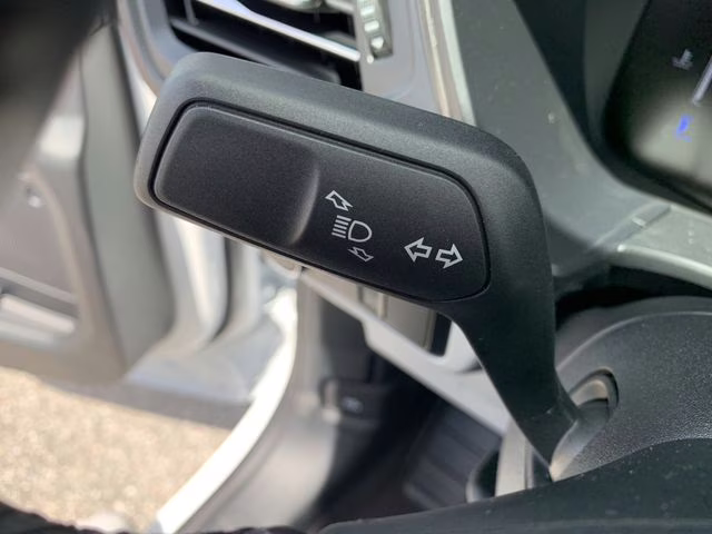 2025 Oxford White Ford Escape Active FWD SUV