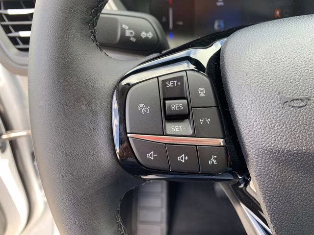 2025 Oxford White Ford Escape Active FWD SUV