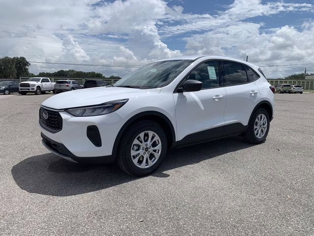 2025 Oxford White Ford Escape Active FWD SUV