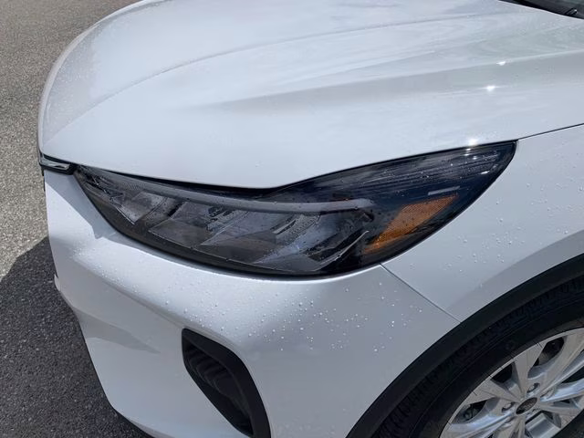 2025 Oxford White Ford Escape Active FWD SUV
