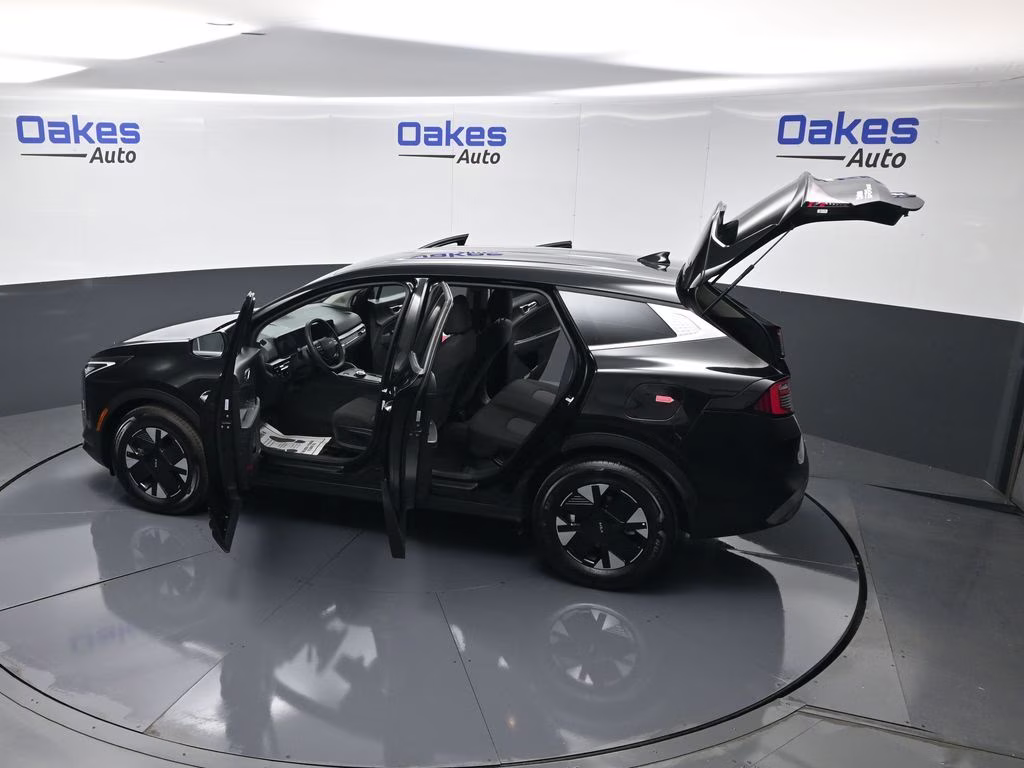 2026 Fusion Black Kia Sportage Hybrid LX FWD SUV