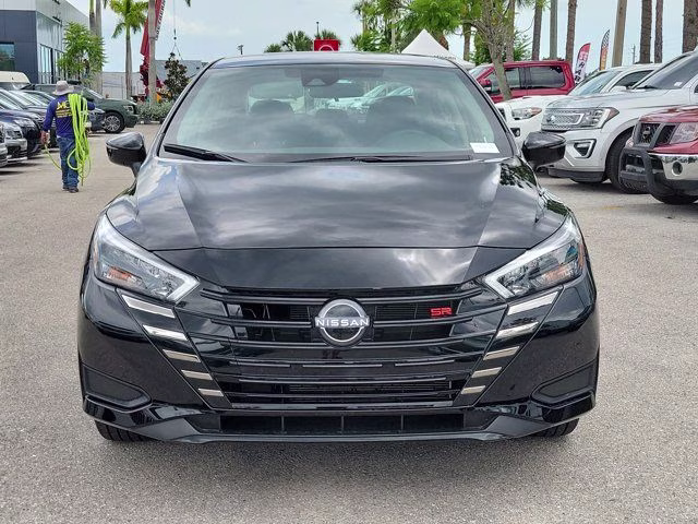 2025 Super Black Metallic Nissan Versa 1.6 SR FWD Sedan